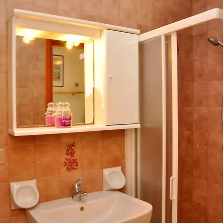 Bright And Functional Flat With Seaview Balcony Διαμέρισμα