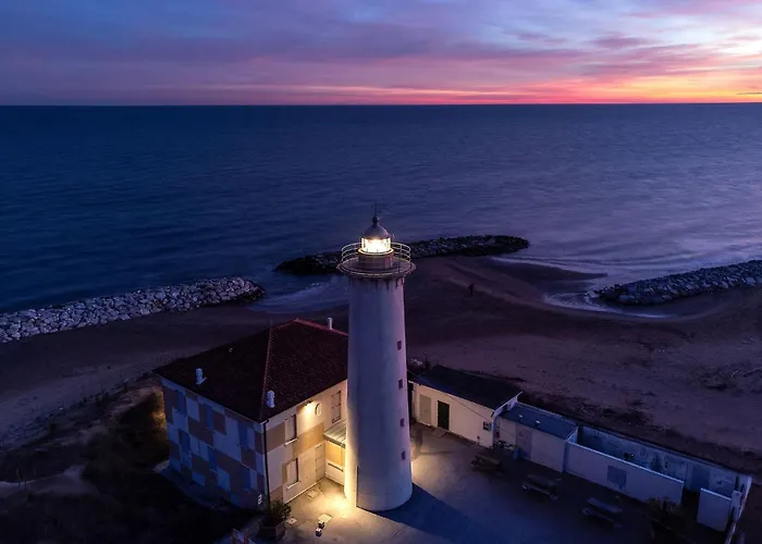 Bright And Functional Flat With Seaview Balcony アパート