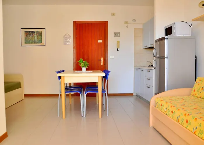 Bright And Functional Flat With Seaview Balcony Bibione